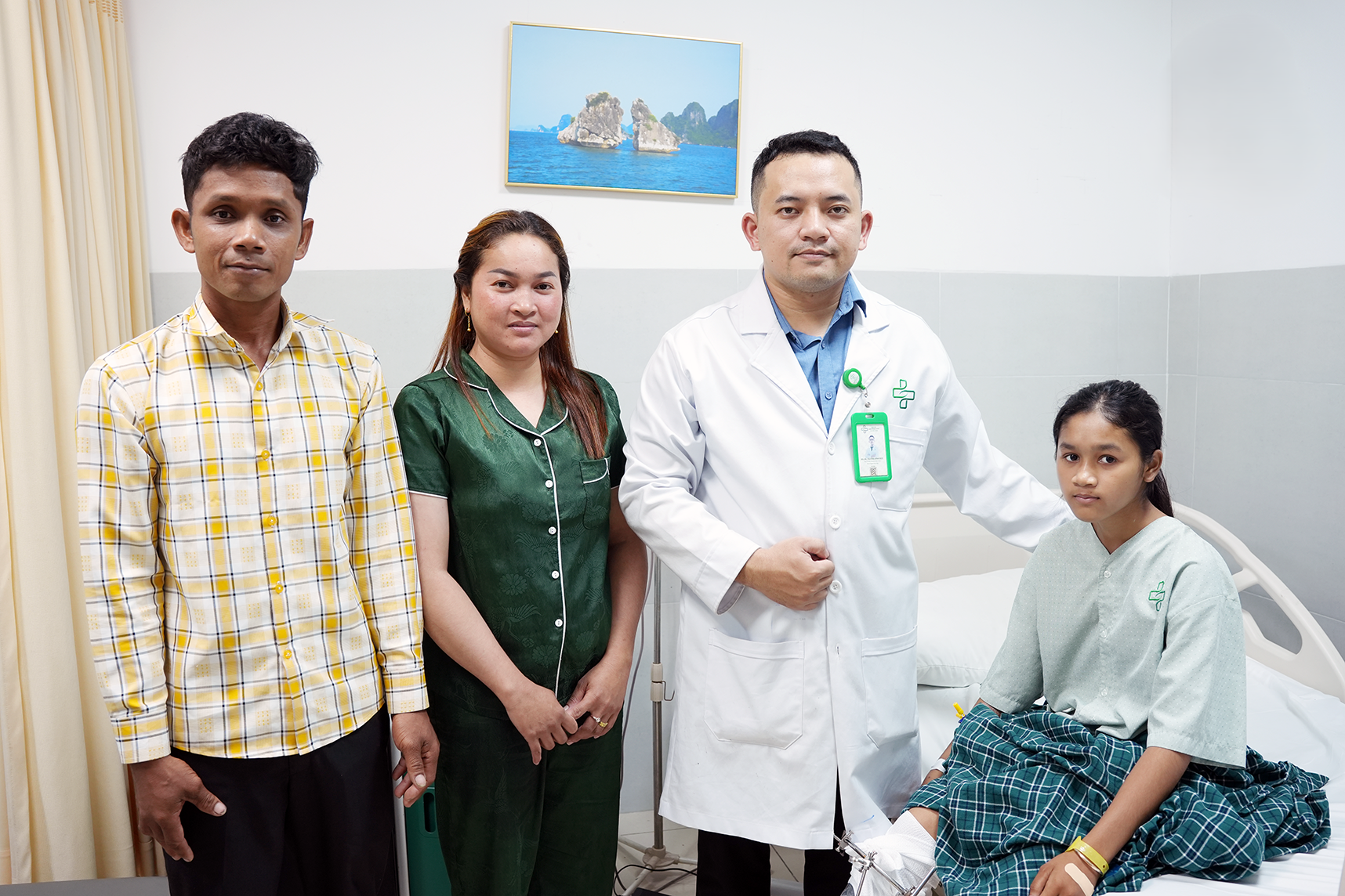 GÃY NÁT XƯƠNG CẲNG CHÂN SAU TAI NẠN NGUY KỊCH, PHẪU THUẬT KHẨN TRONG ĐÊM CHO NGƯỜI BỆNH 14 TUỔI